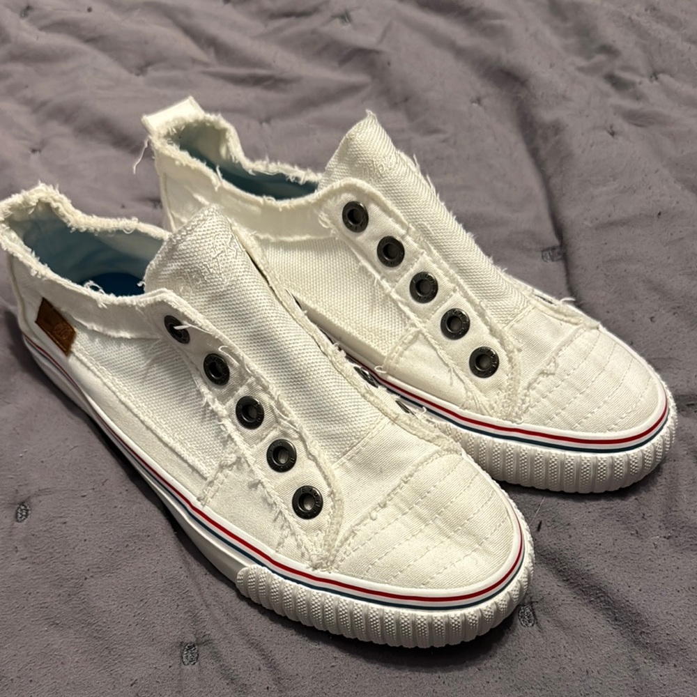 Blowfish White and Black Sneakers for Everyday Comfort